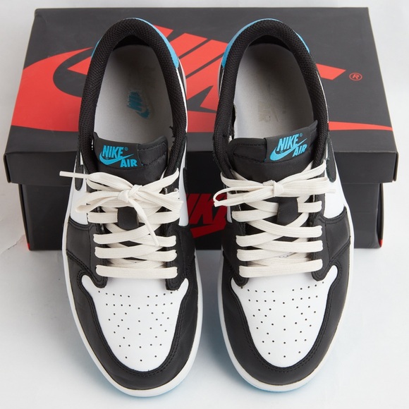 Nike Air Jordan 1 Retro Low OG - Picture 3 of 10